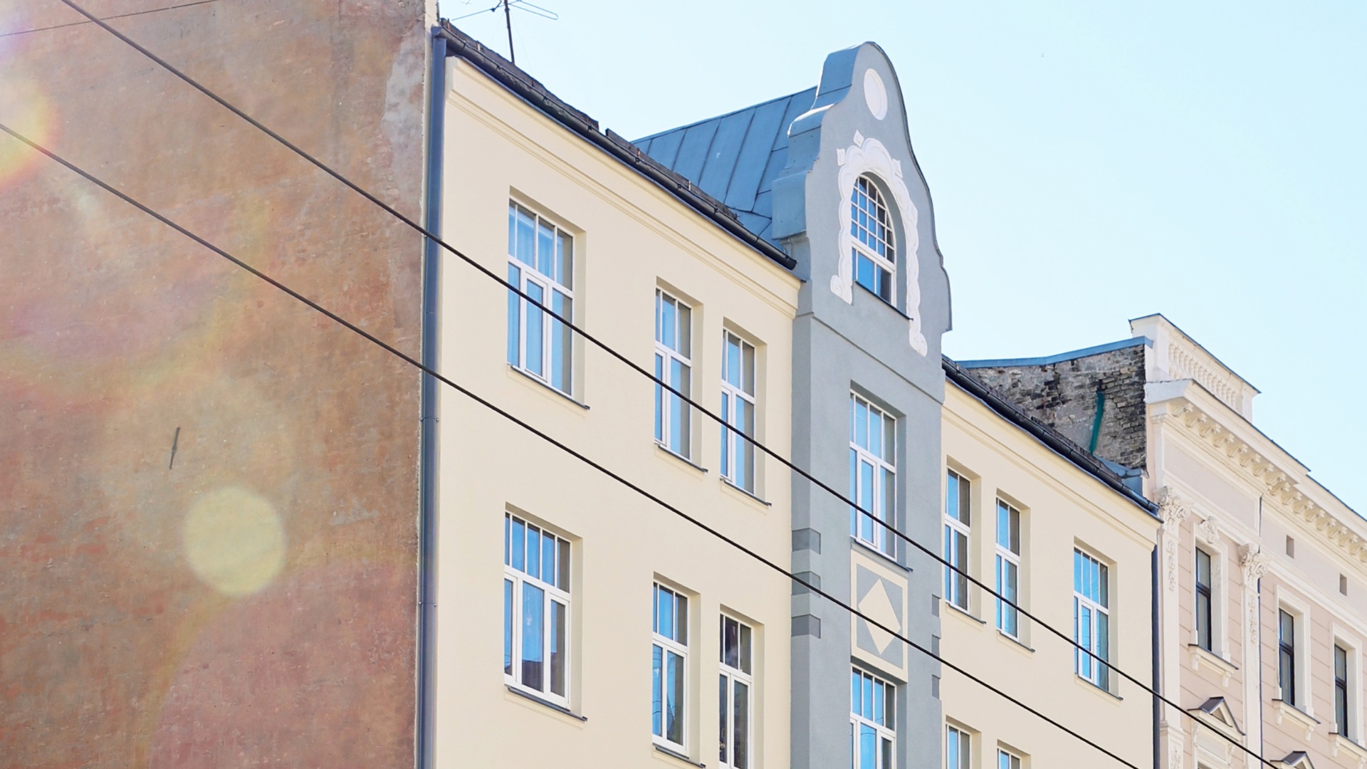 Čaka 54 ēkas atjaunotā fasāde