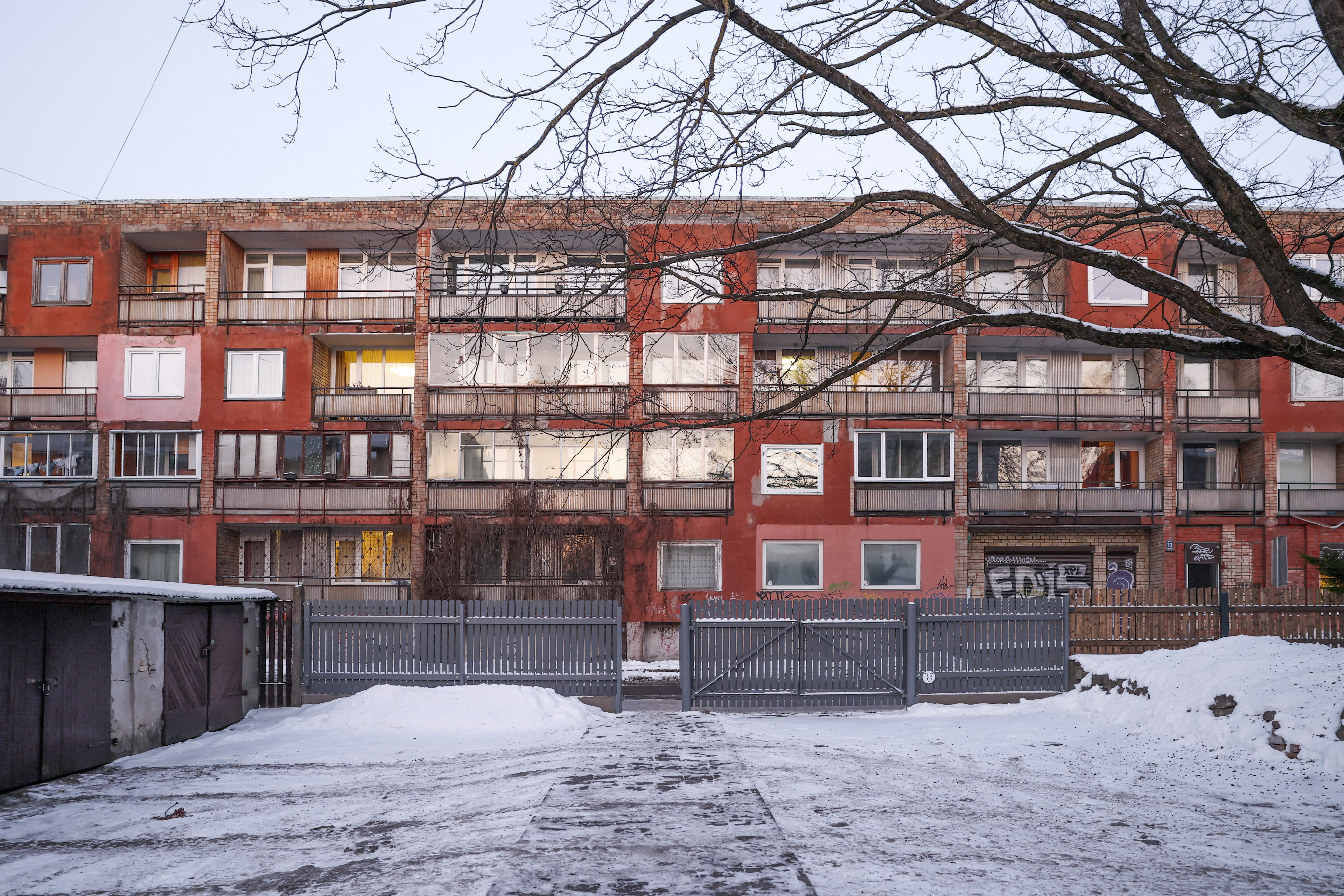 Ēka Mēness ielā 13 pirms renovācijas