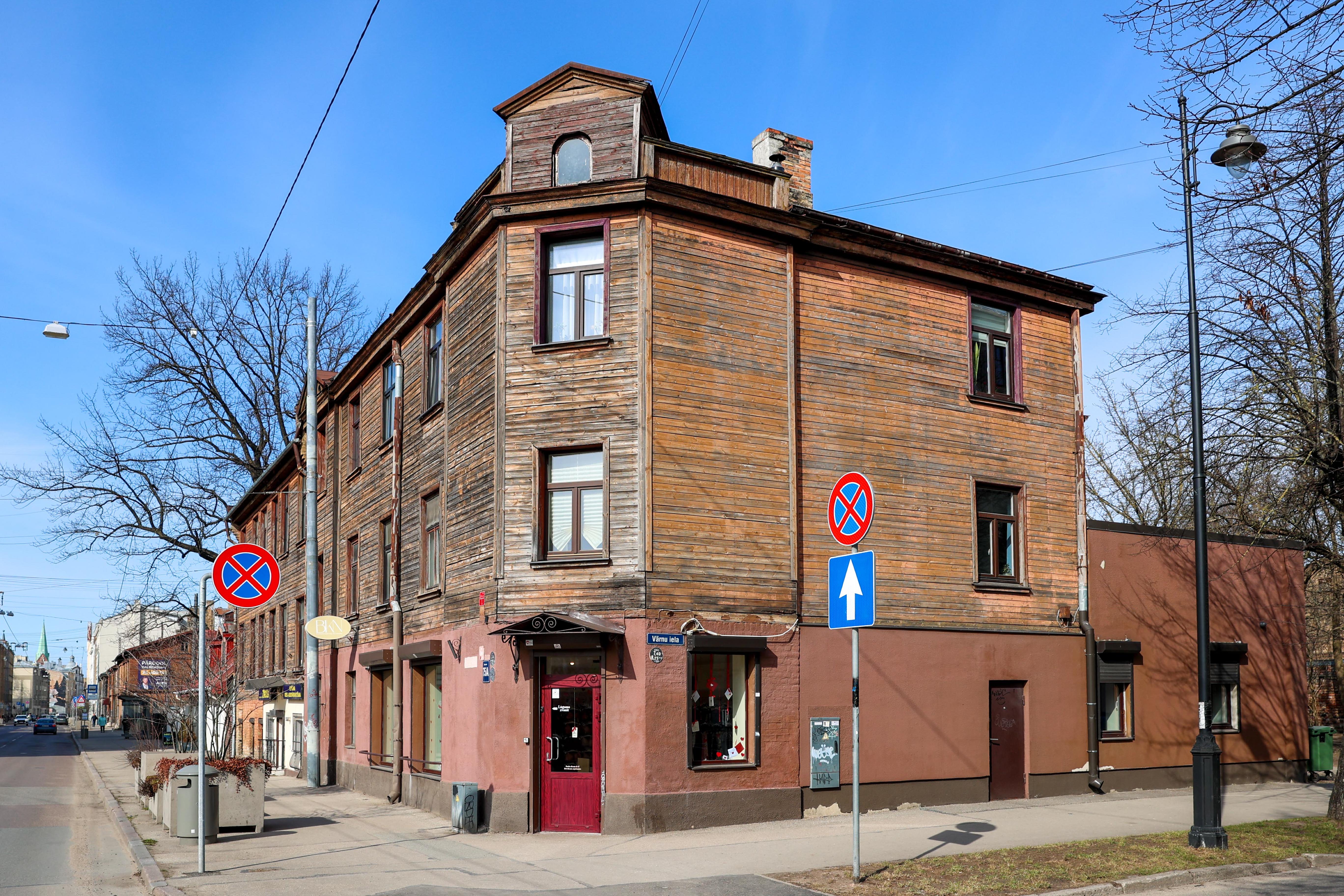 Tallinas ielas 75A ēkas pirms fasādes atjaunošanas