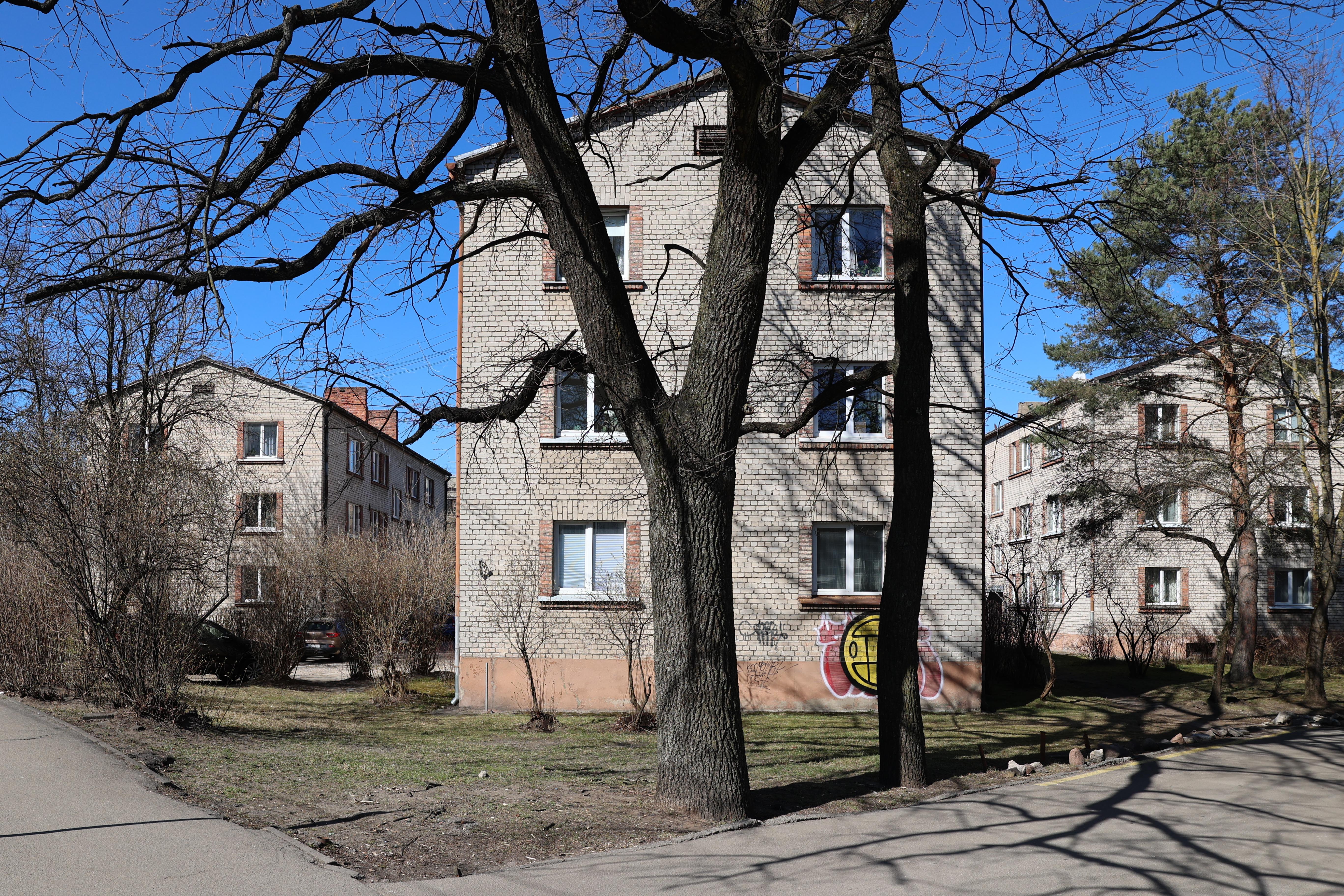 Uzsākam atjaunot trīs mājas Biķernieku ielā