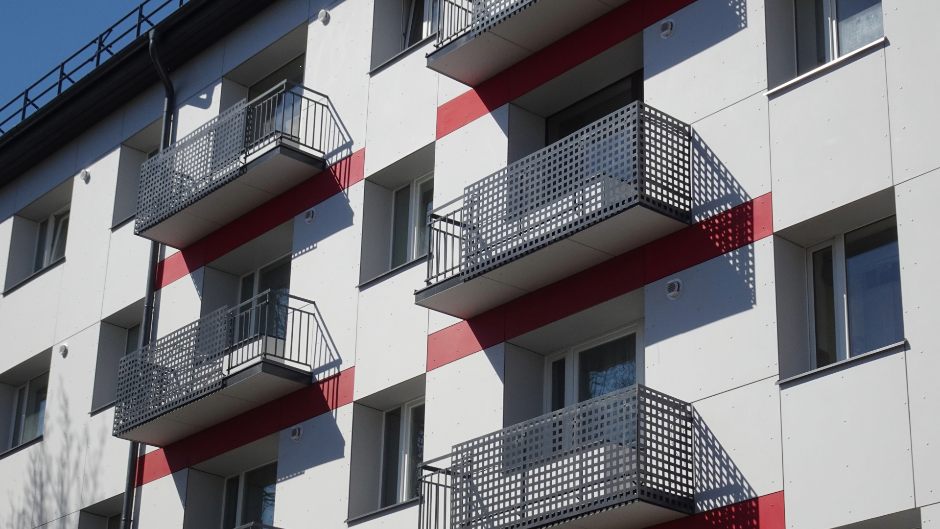 Atjaunotie balkoni Kartupeļu ielā 19