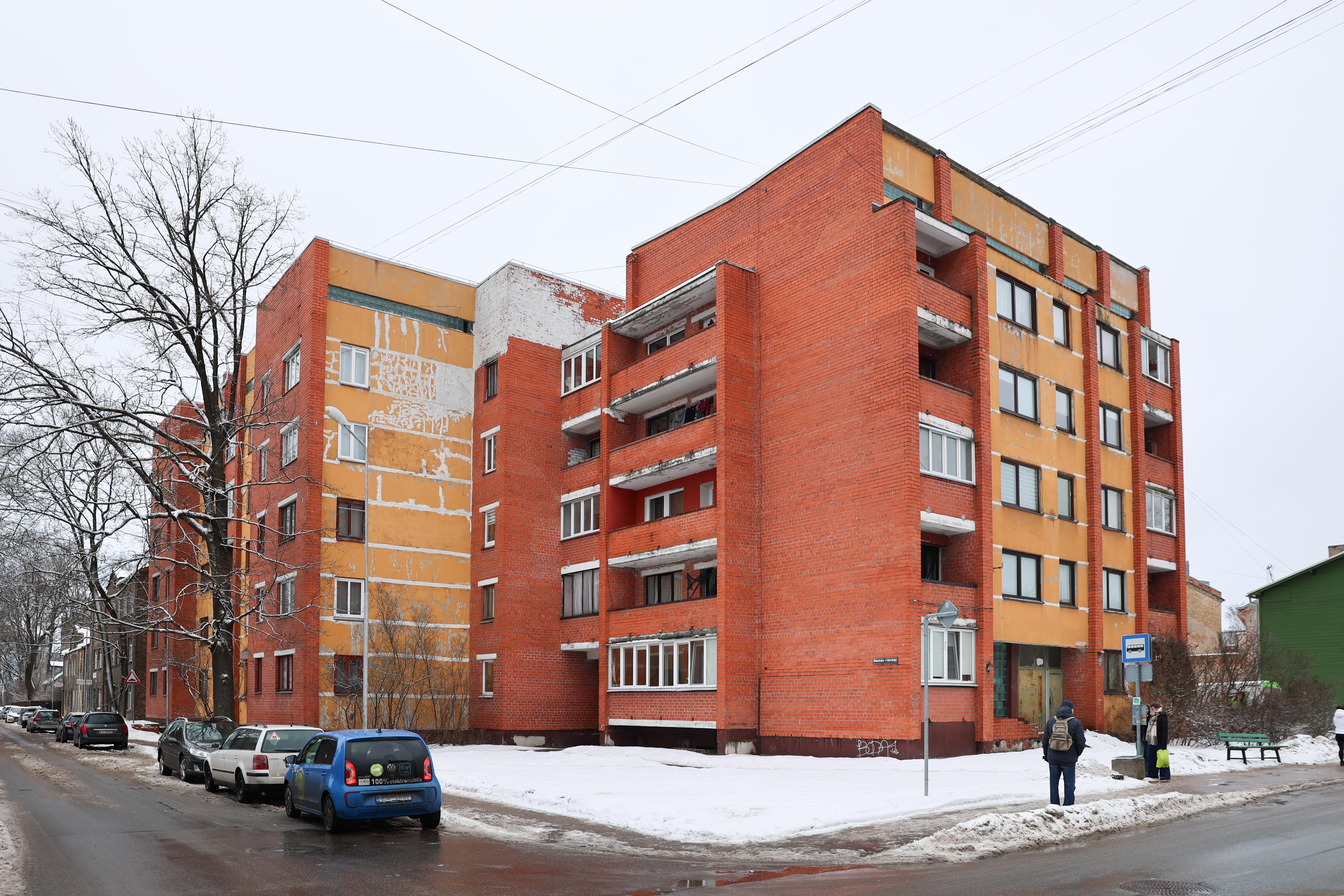 Uzsākta nama atjaunošana Čiekurkalna 2. līnijā 26